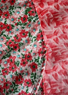 Airbrush Coral Japanese Crossback Style Apron - Bold Border Quilts and More
