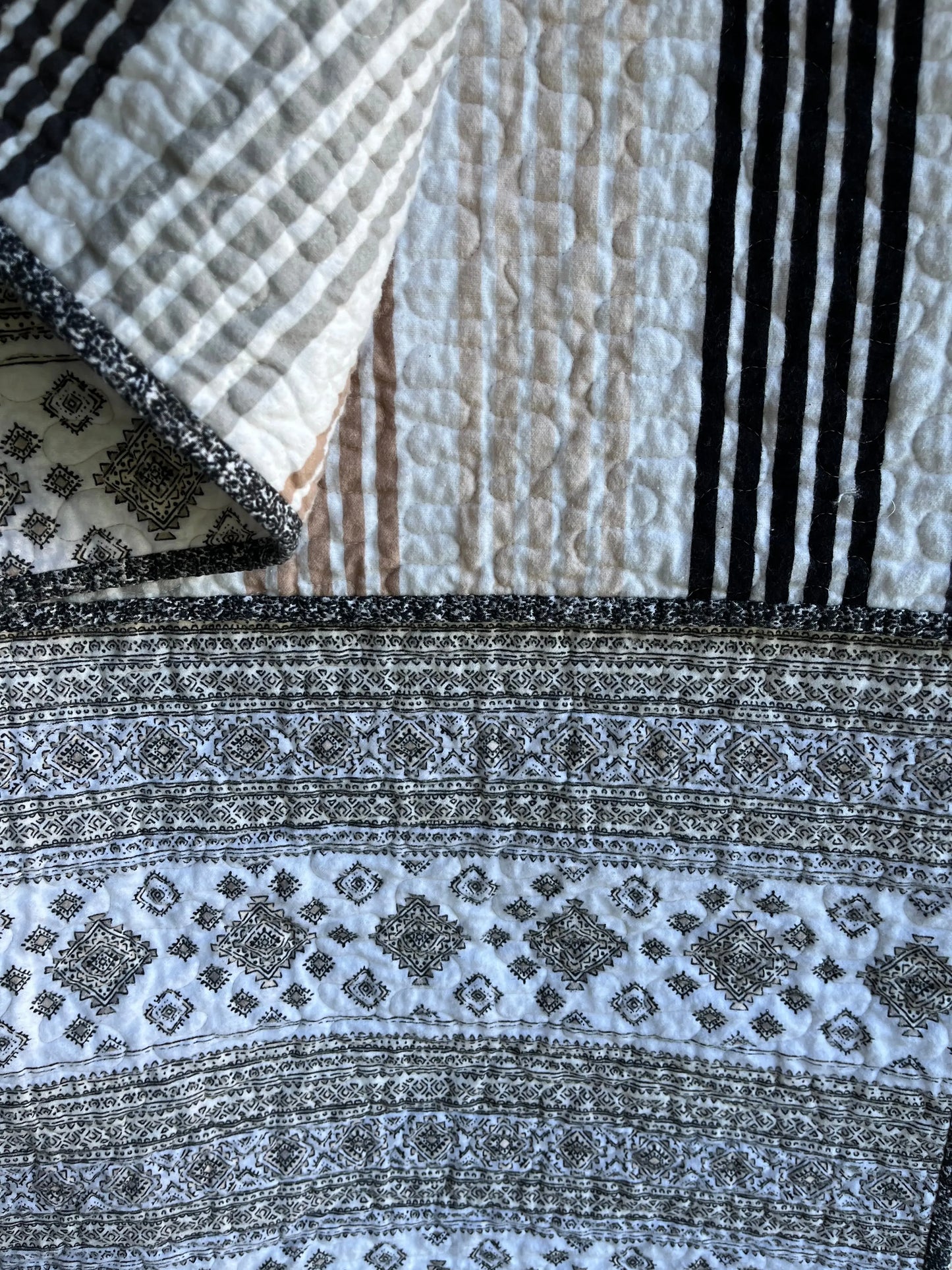 Aztec Quilt in Neutral Beauty - Bold Border Quilts and More