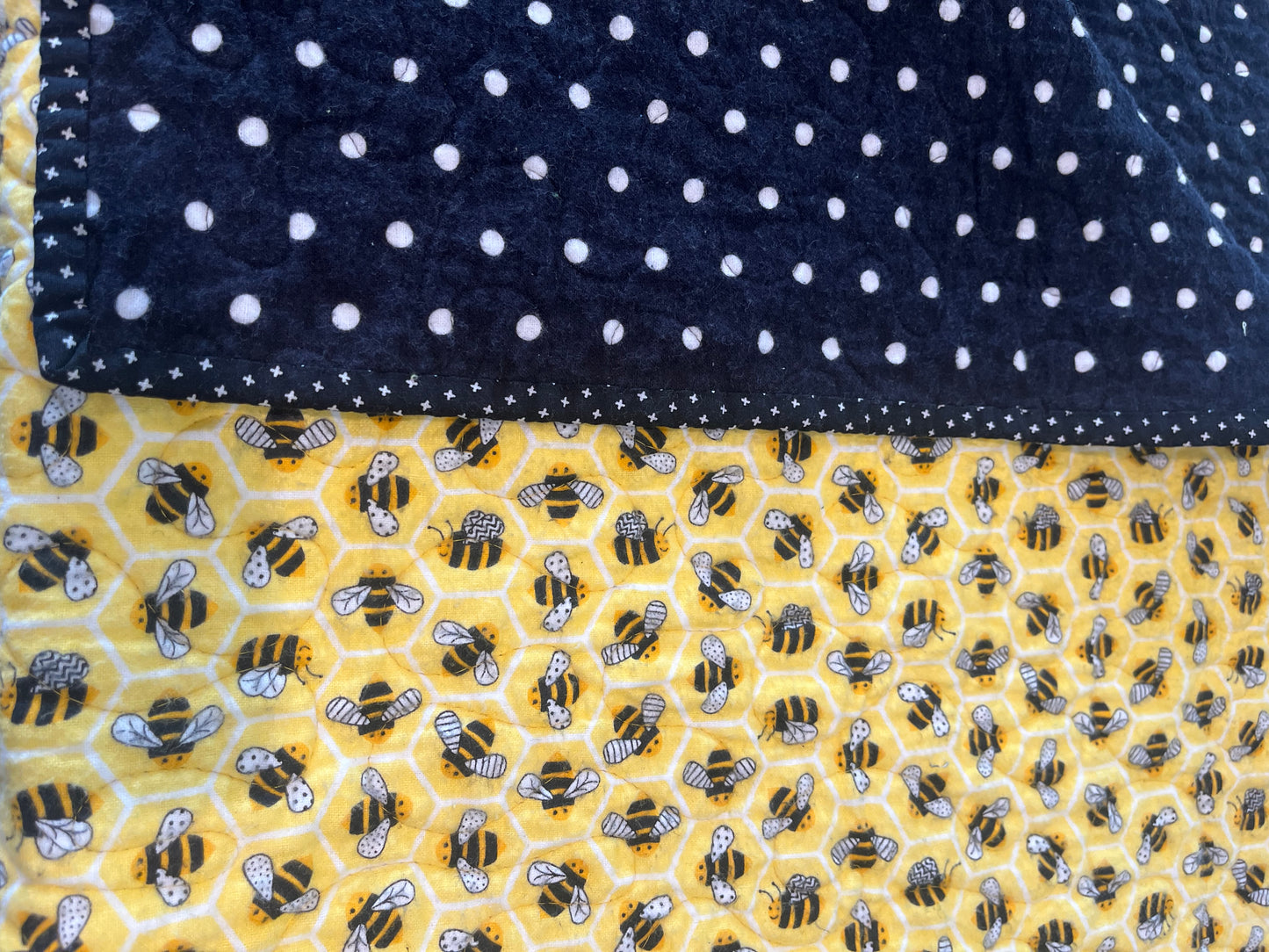 Bees Please! Baby Quilt - Bold Border Quilts and More