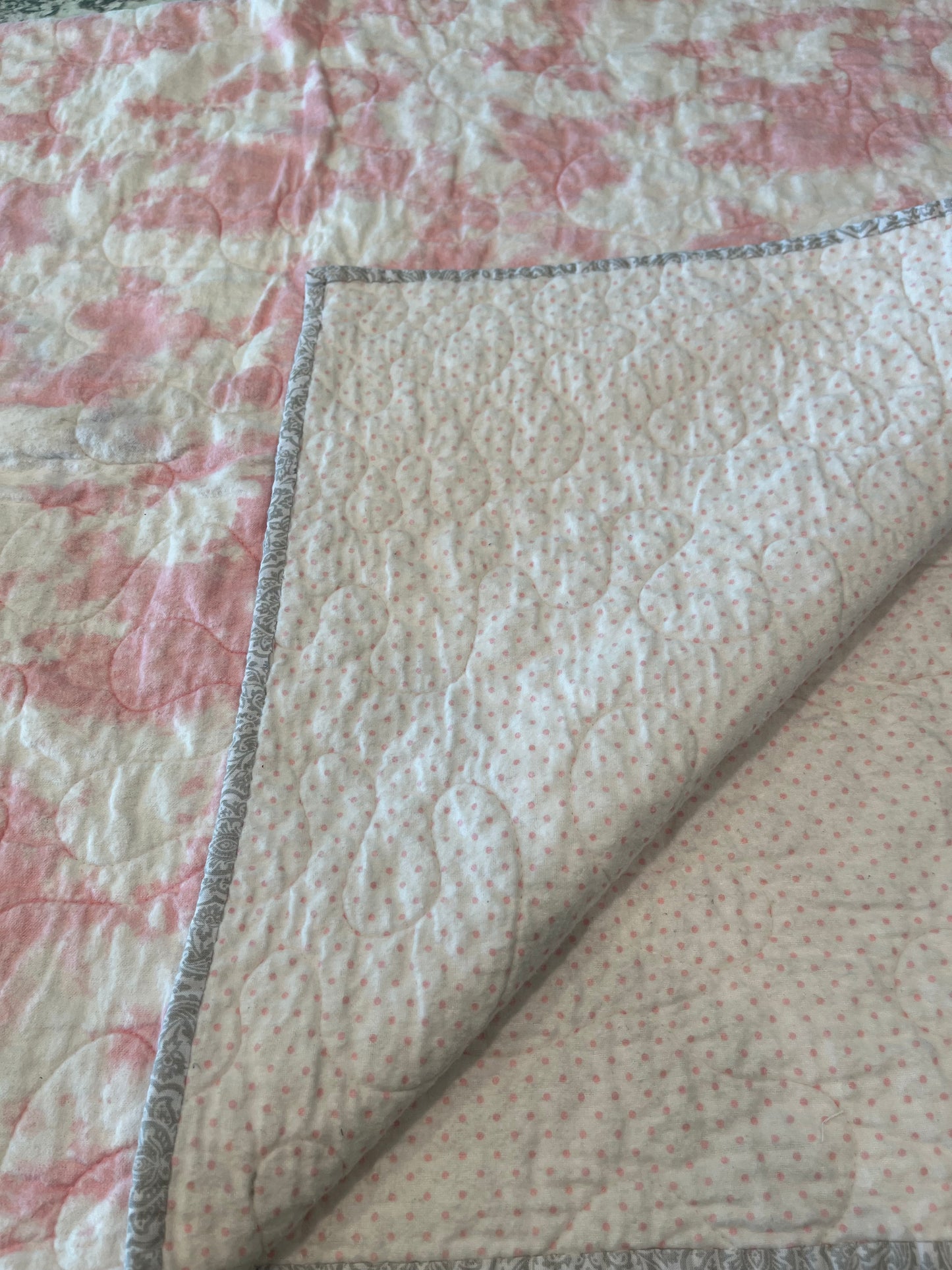 Soft Pink and White Tie Dye Quilt - Bold Border Quilts and More