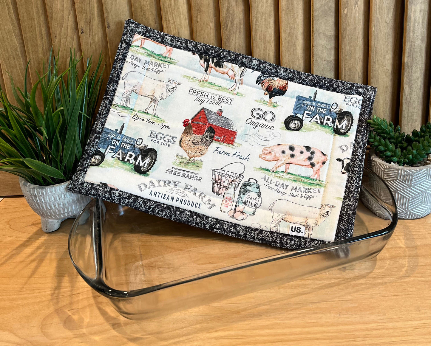 Farm Market with Black & White Border Large Pot Holder - Bold Border Quilts and More