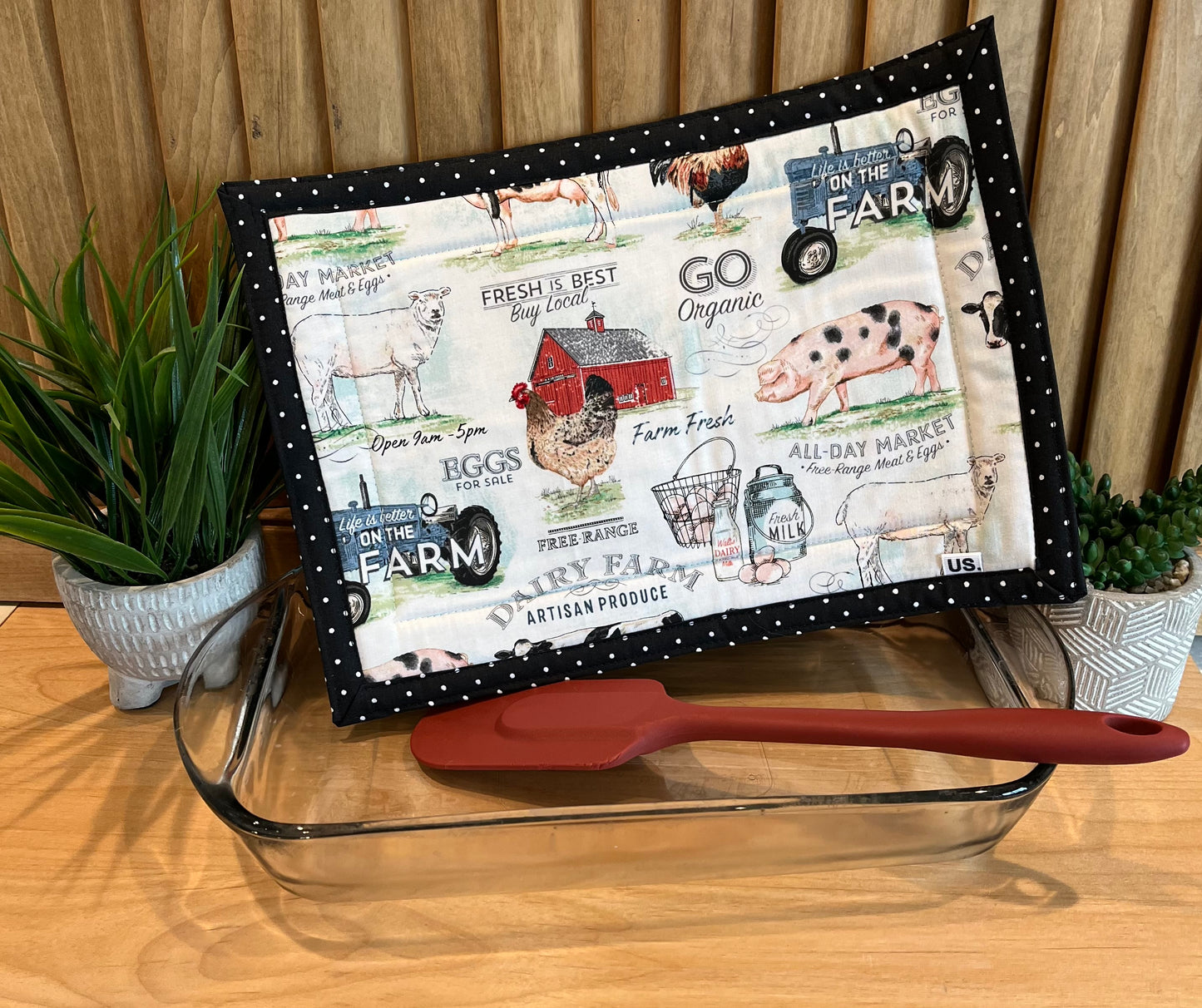 Farm Market with Polka Dots Border Hot Pad - Bold Border Quilts and More