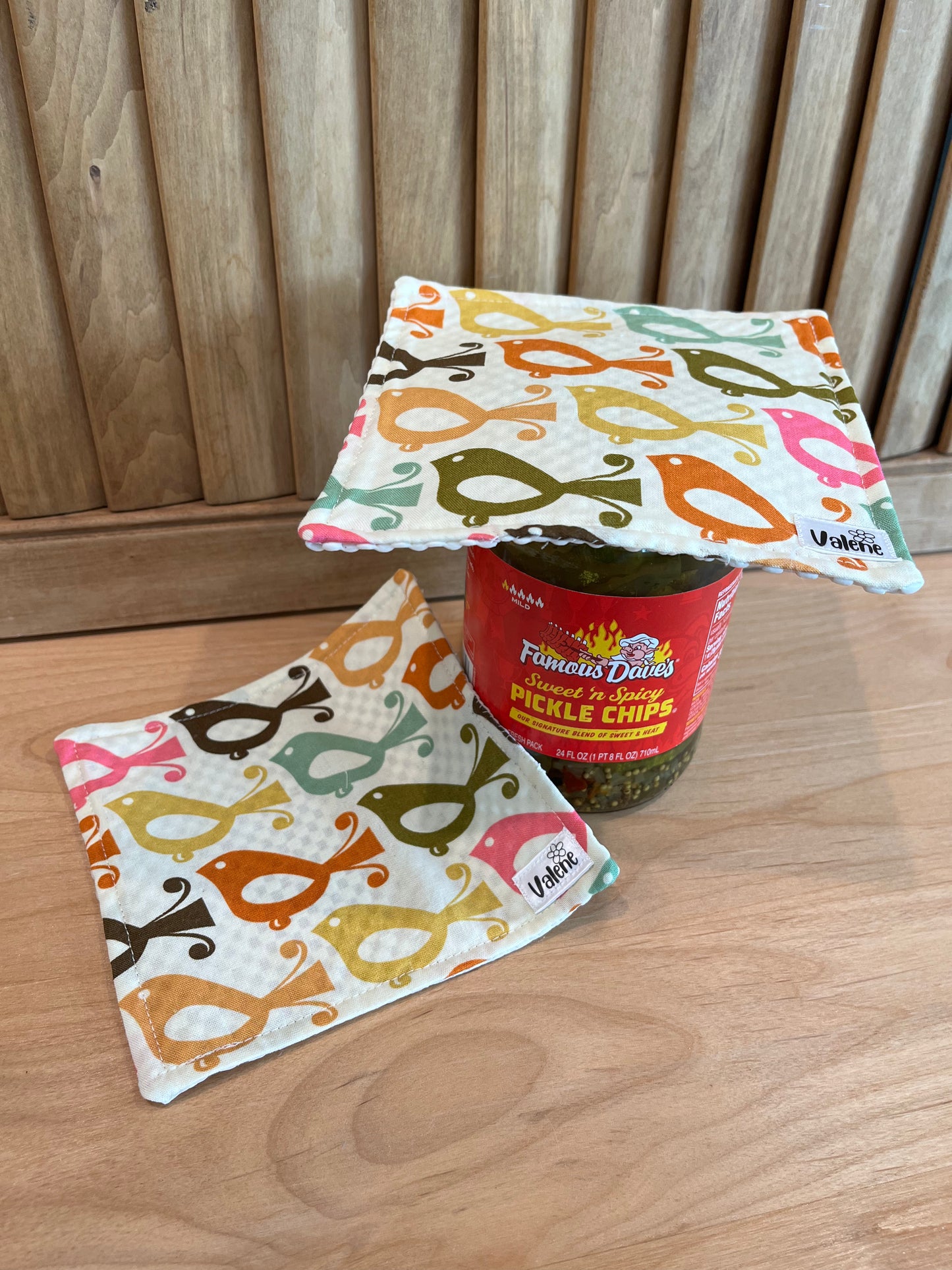 Colorful Bird Jar Opener - Bold Border Quilts and More