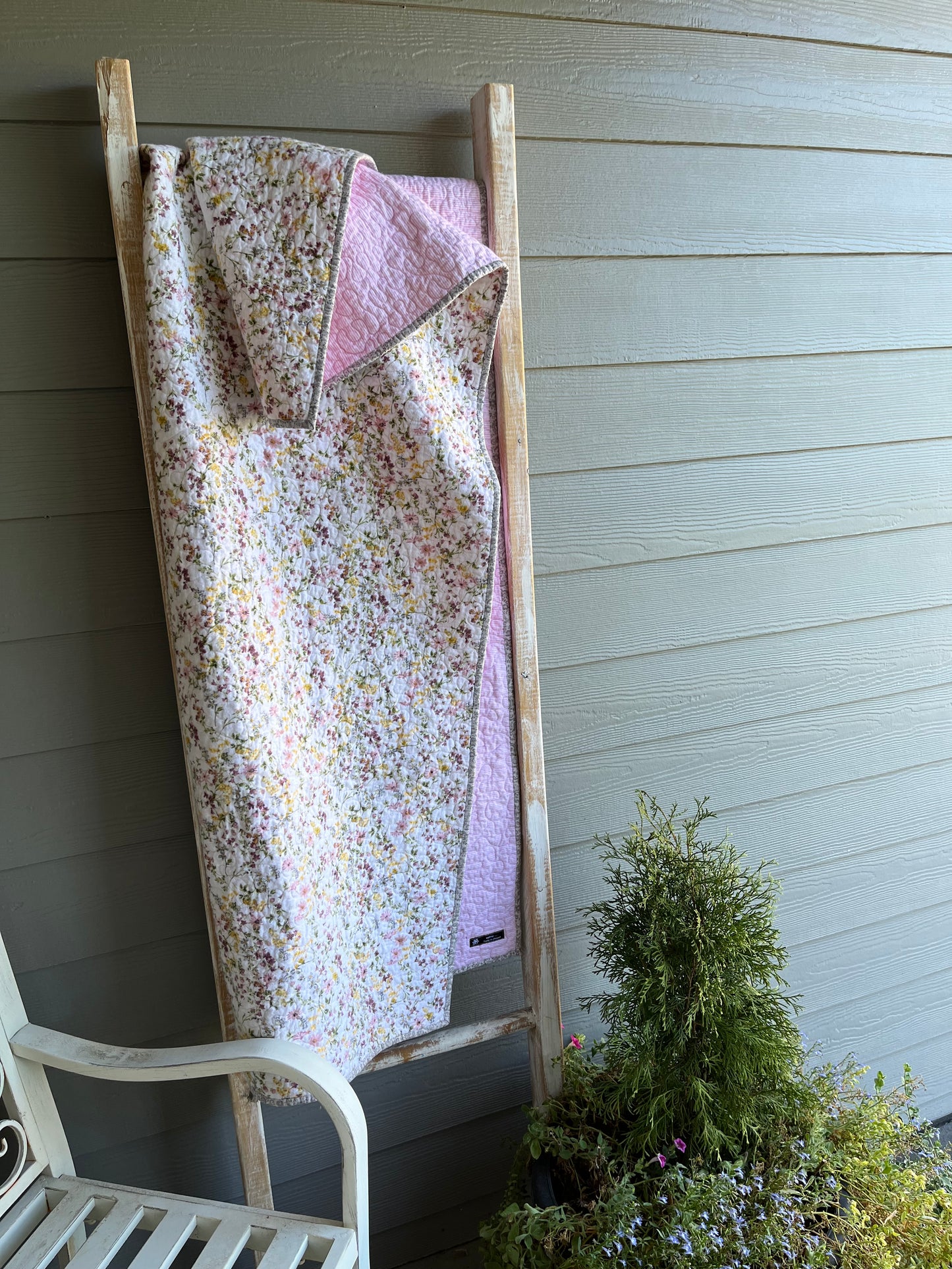 Dainty Flowers with Pink and White Stripe Quilt