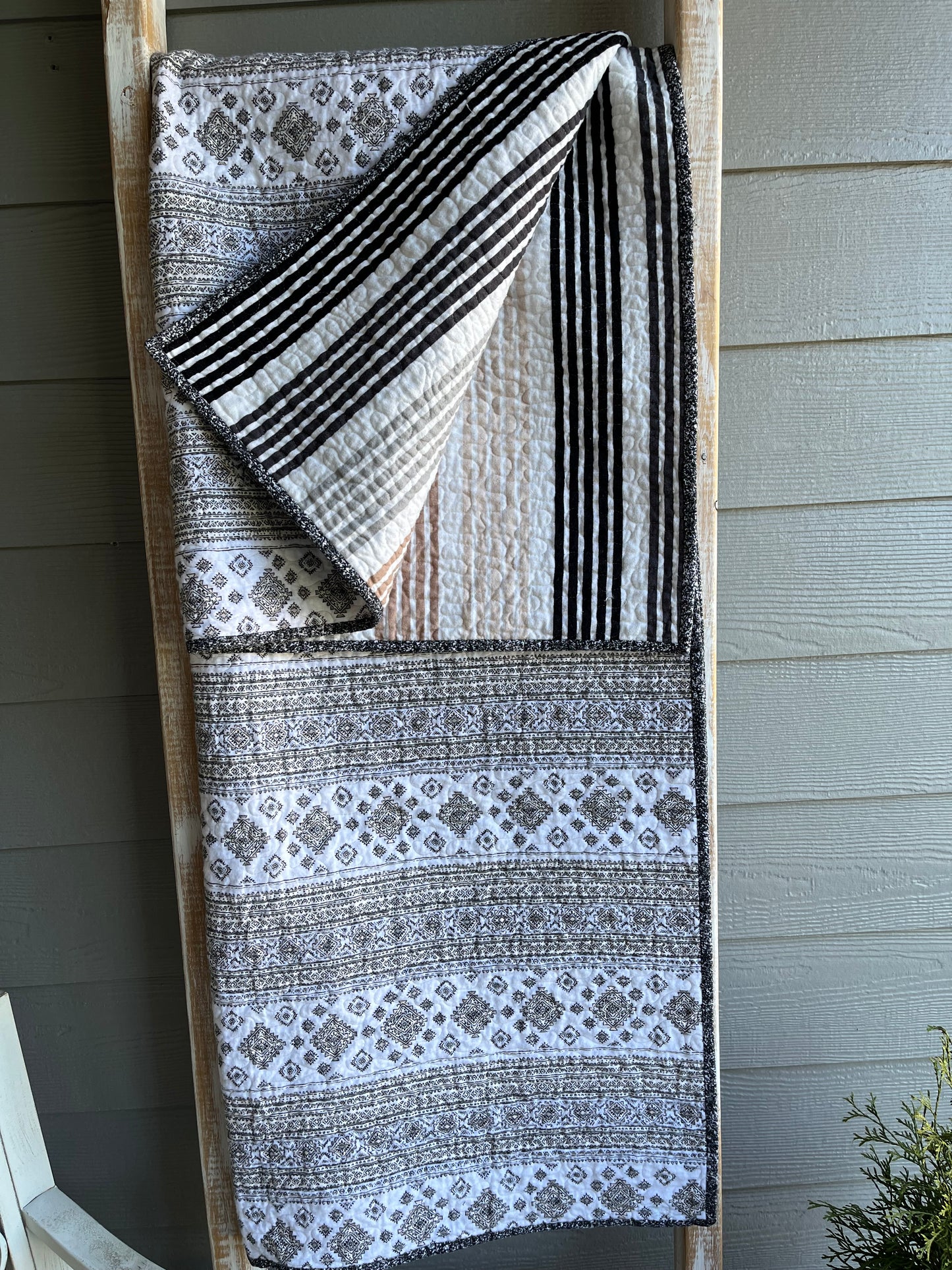 Aztec Quilt in Neutral Beauty