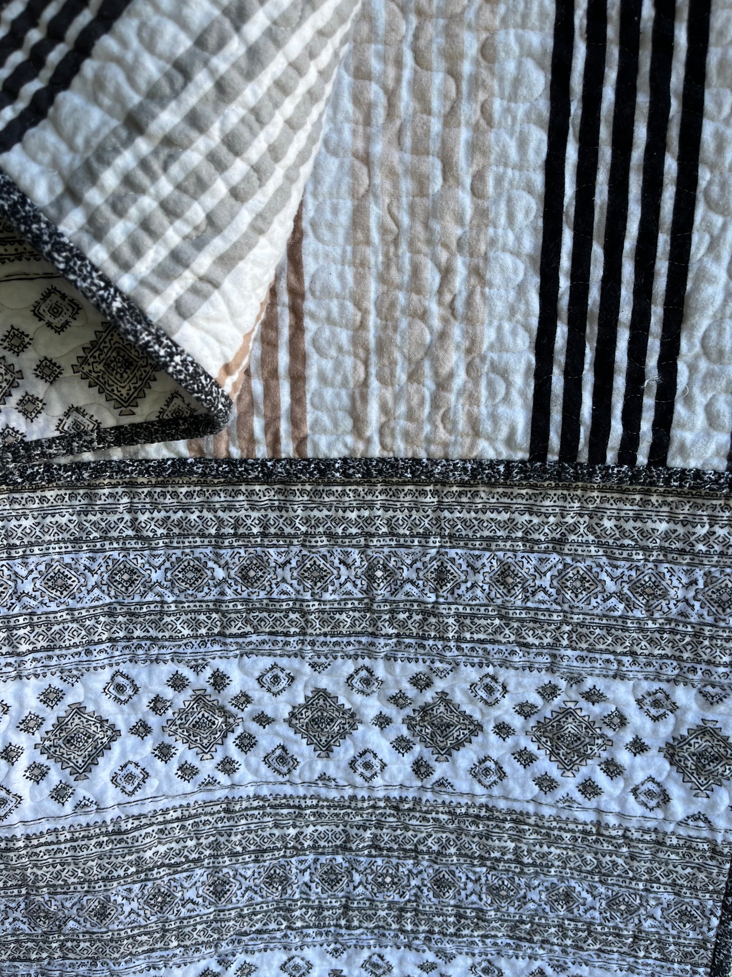 Aztec Quilt in Neutral Beauty