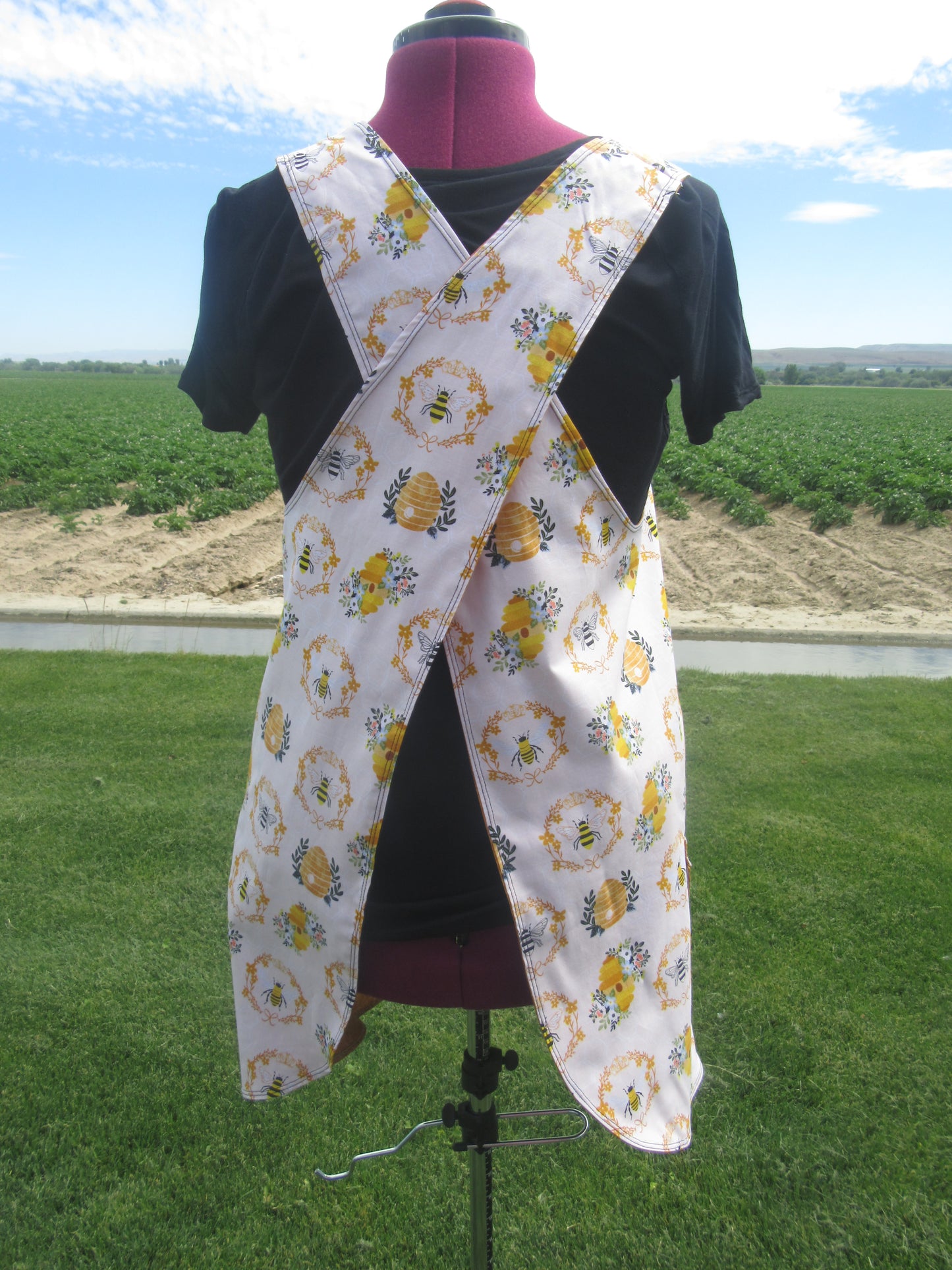 Honey Bee Japanese Crossback Style Apron